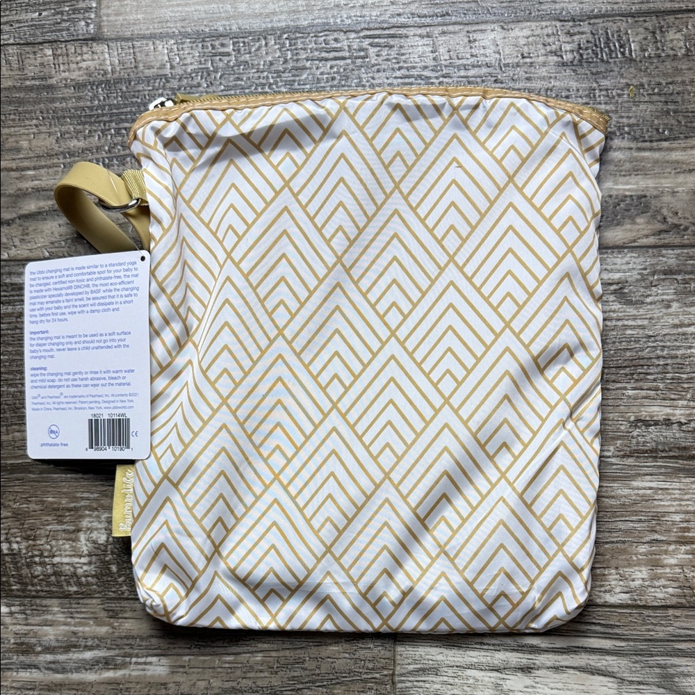 Geometric Pattern Changing Mat and Bag - Picture 2 of 10